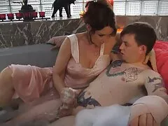خواب MILF بورڈ آف ڈائریکٹرز Anissa کیٹ مل جاتا ہے انسان کے فٹ ہونے کے لئے بھاڑ میں جاؤ